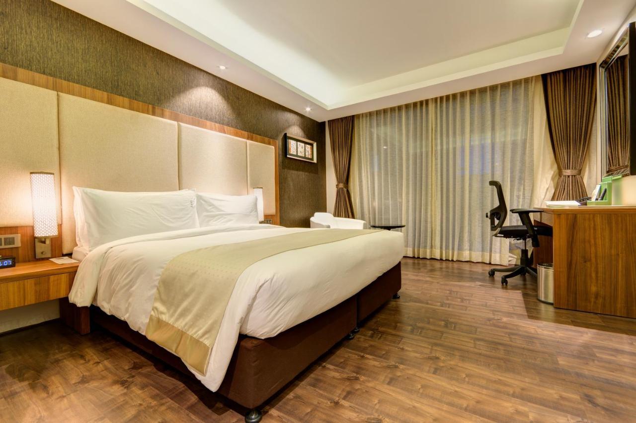 Holiday Inn Kolkata Airport By Ihg Exterior photo Deluxe Room