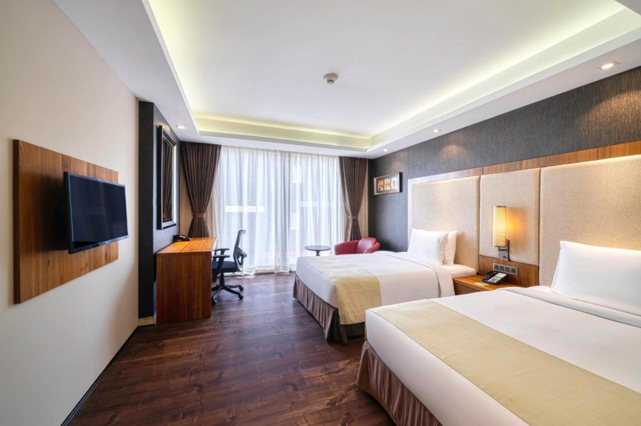 Holiday Inn Kolkata Airport By Ihg Exterior photo Deluxe Room