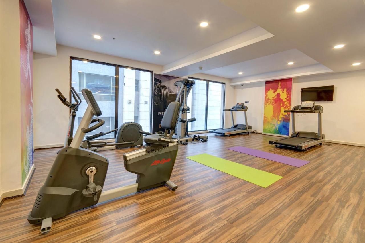 Holiday Inn Kolkata Airport By Ihg Exterior photo The gym at the hotel