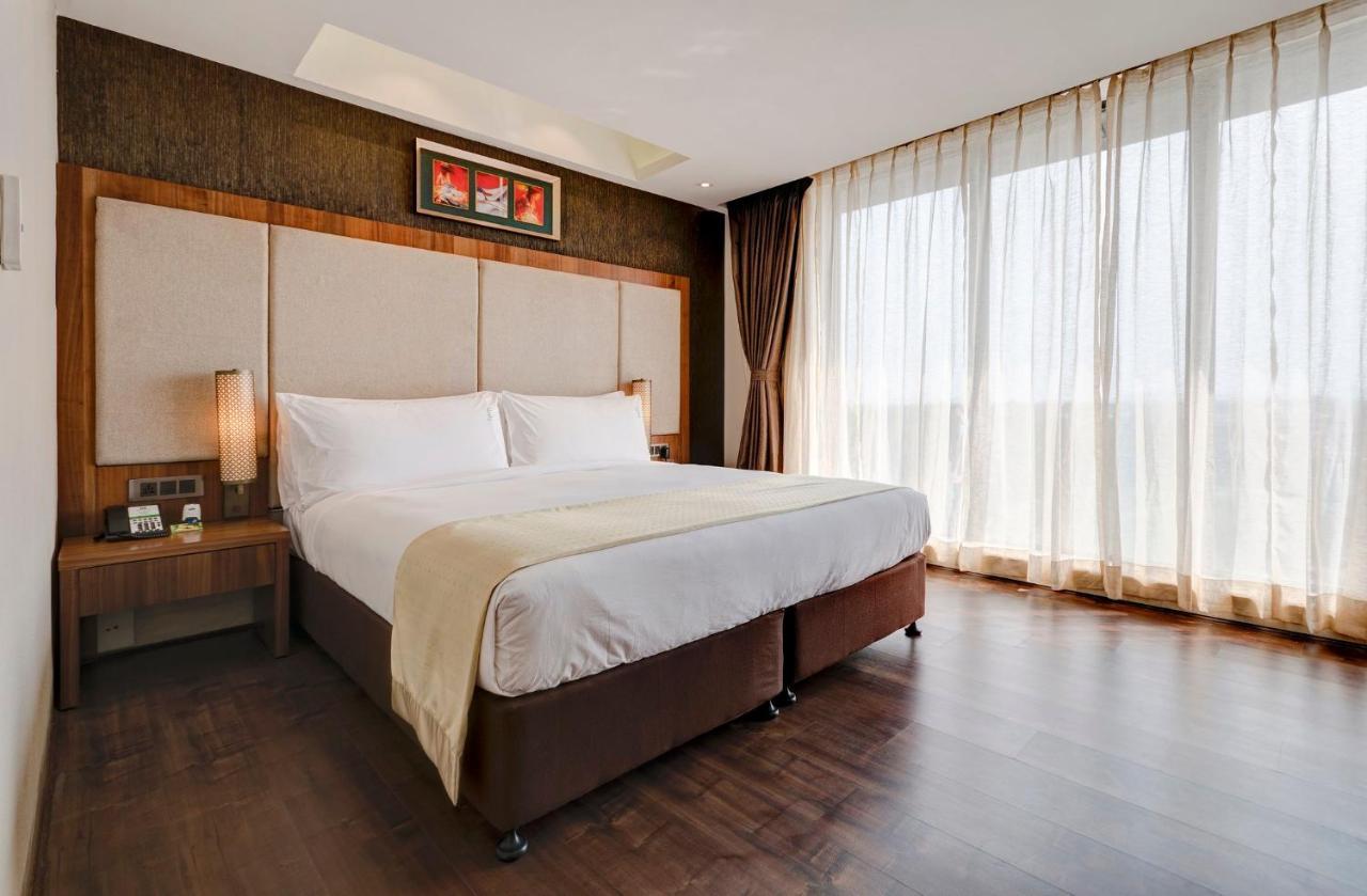 Holiday Inn Kolkata Airport By Ihg Exterior photo A bedroom at the hotel
