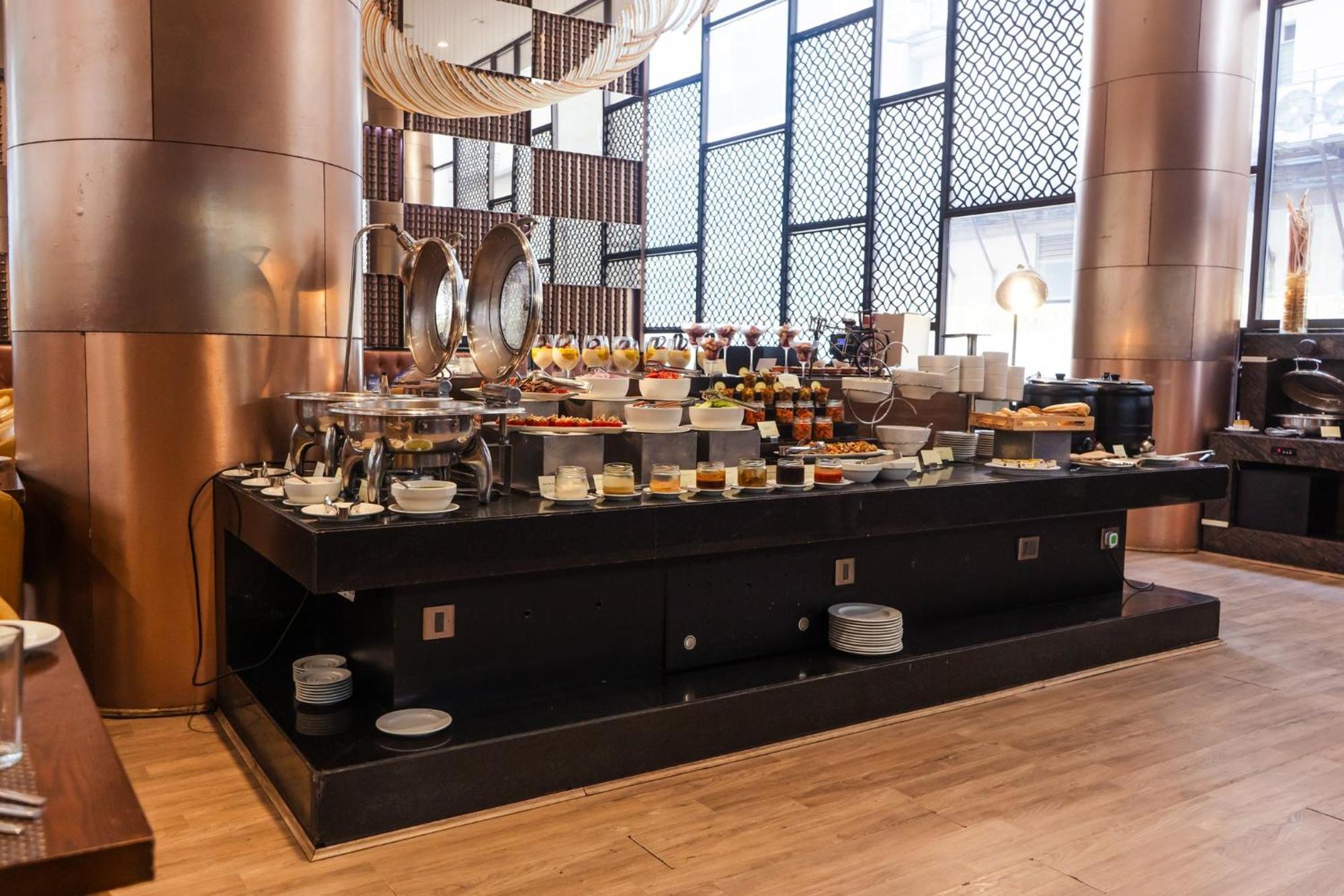Holiday Inn Kolkata Airport By Ihg Exterior photo